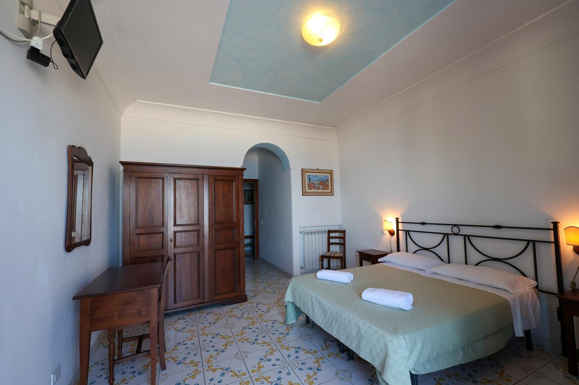 Hotel Residence - Parco Mare Monte Casamicciola Terme Стая снимка