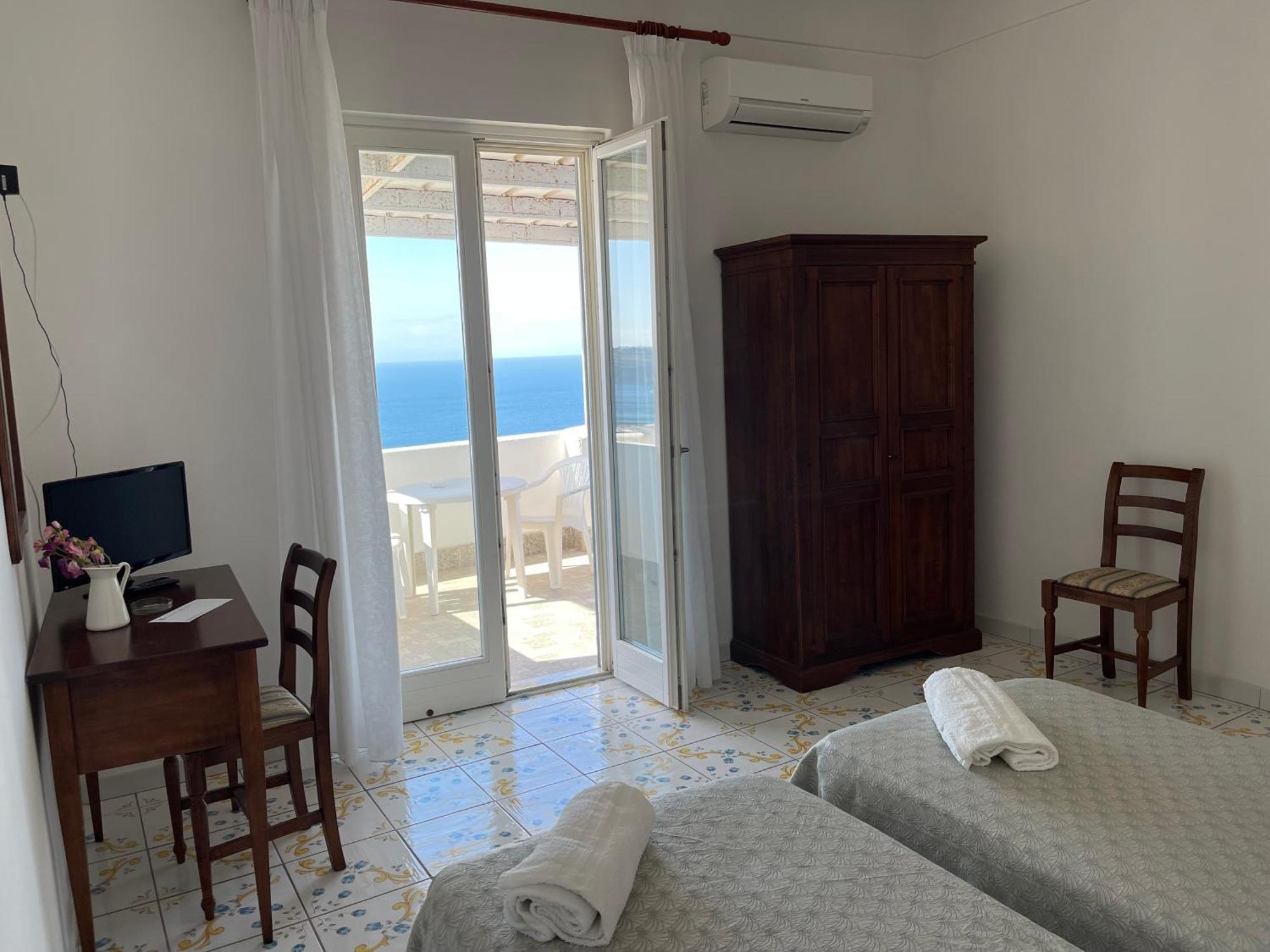 Hotel Residence - Parco Mare Monte Casamicciola Terme Стая снимка